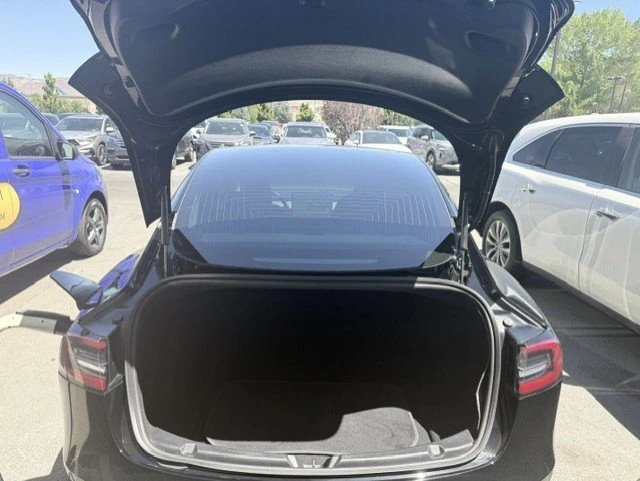 2018 Tesla Model 3 - Image 9 of 10
