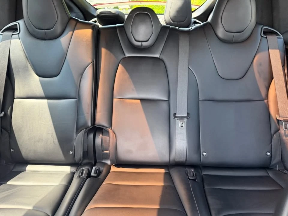 2018 Tesla Model X - Image 17 of 18