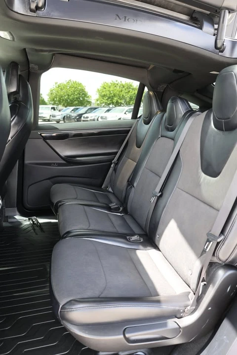 2018 Tesla Model X - Image 16 of 20