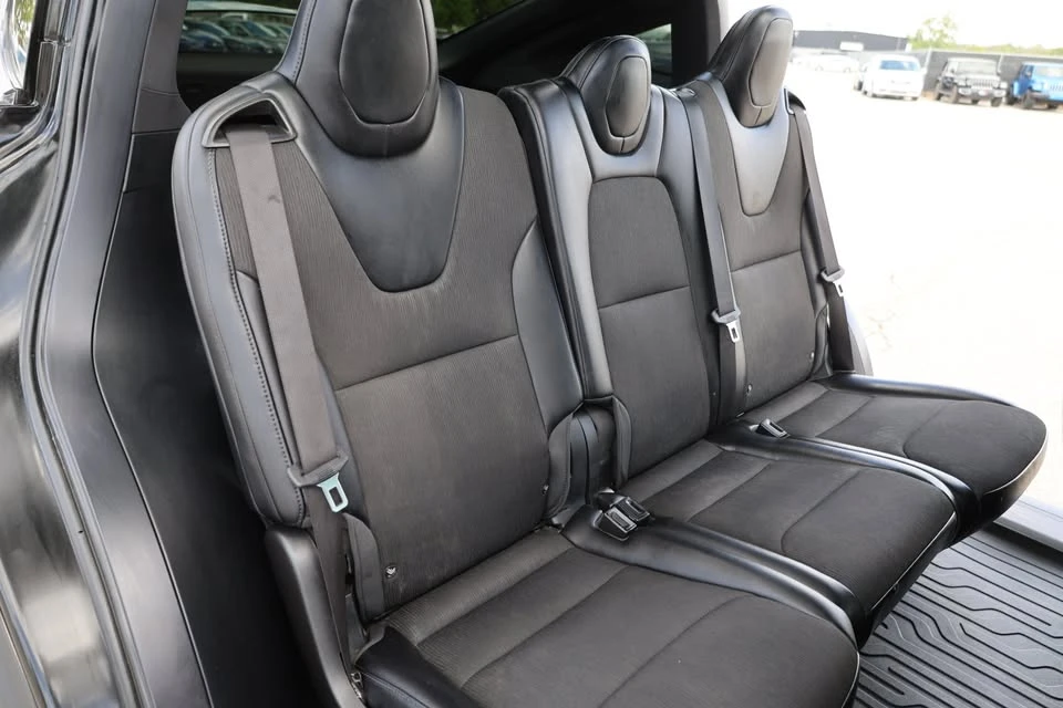 2018 Tesla Model X - Image 15 of 20