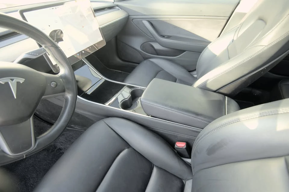 2018 Tesla Model 3 - Image 2 of 19