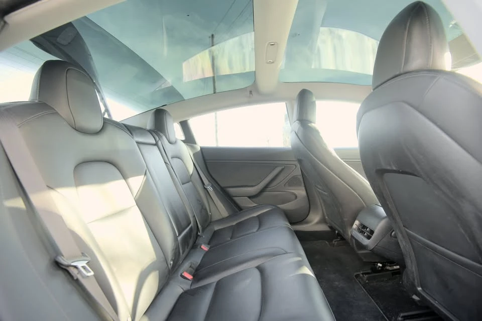 2018 Tesla Model 3 - Image 5 of 19