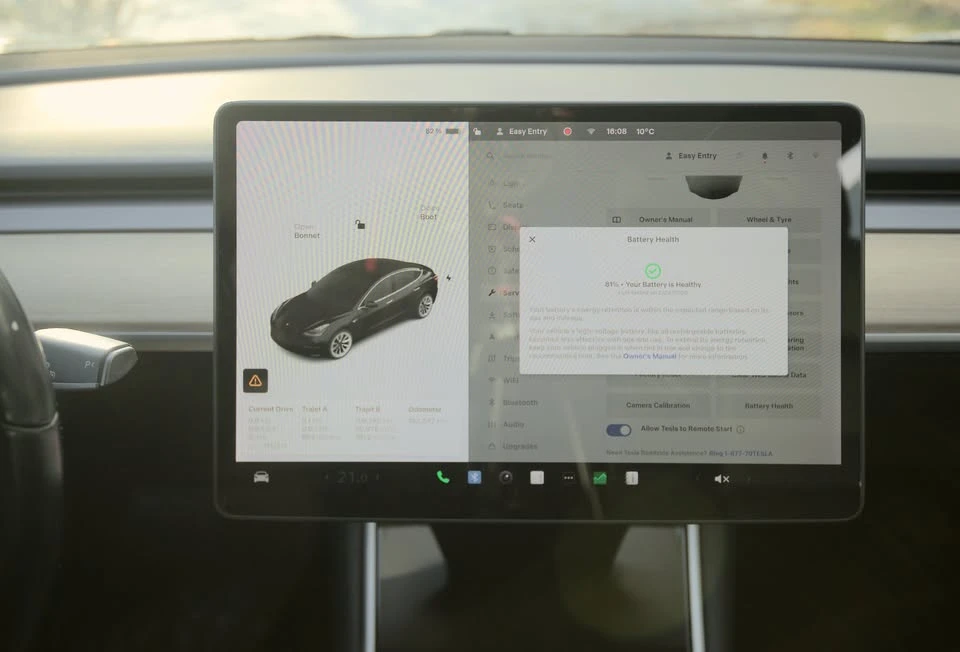 2018 Tesla Model 3 - Image 9 of 19