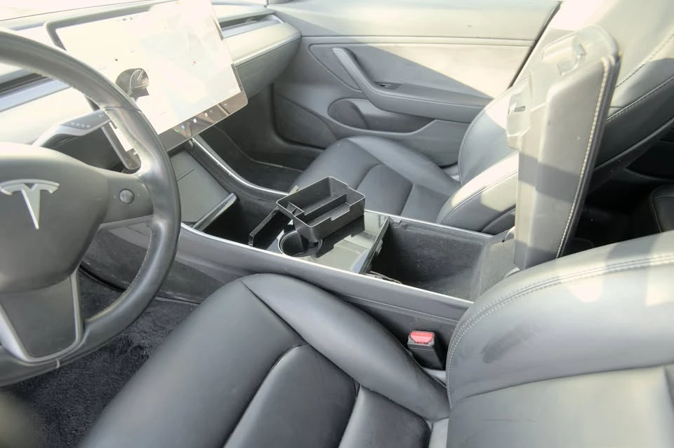 2018 Tesla Model 3 - Image 3 of 19