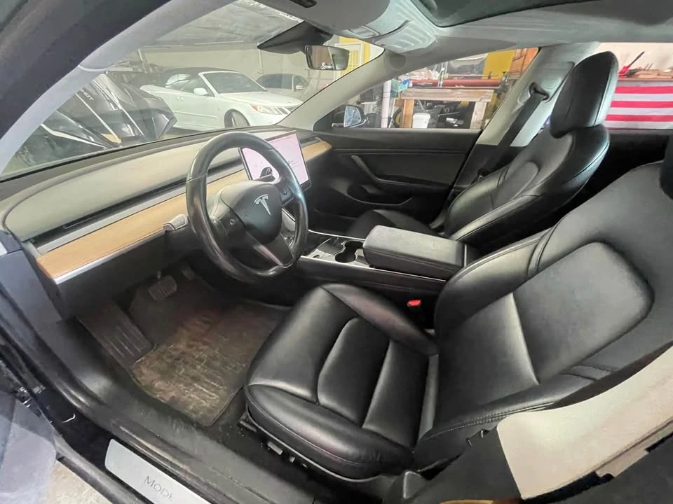 2018 Tesla Model 3 - Image 8 of 9