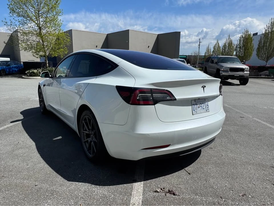 2018 Tesla Model 3 - Image 9 of 18