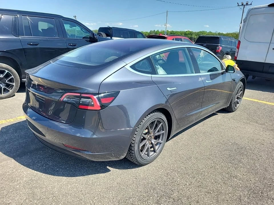 2018 Tesla Model 3 - Image 4 of 4