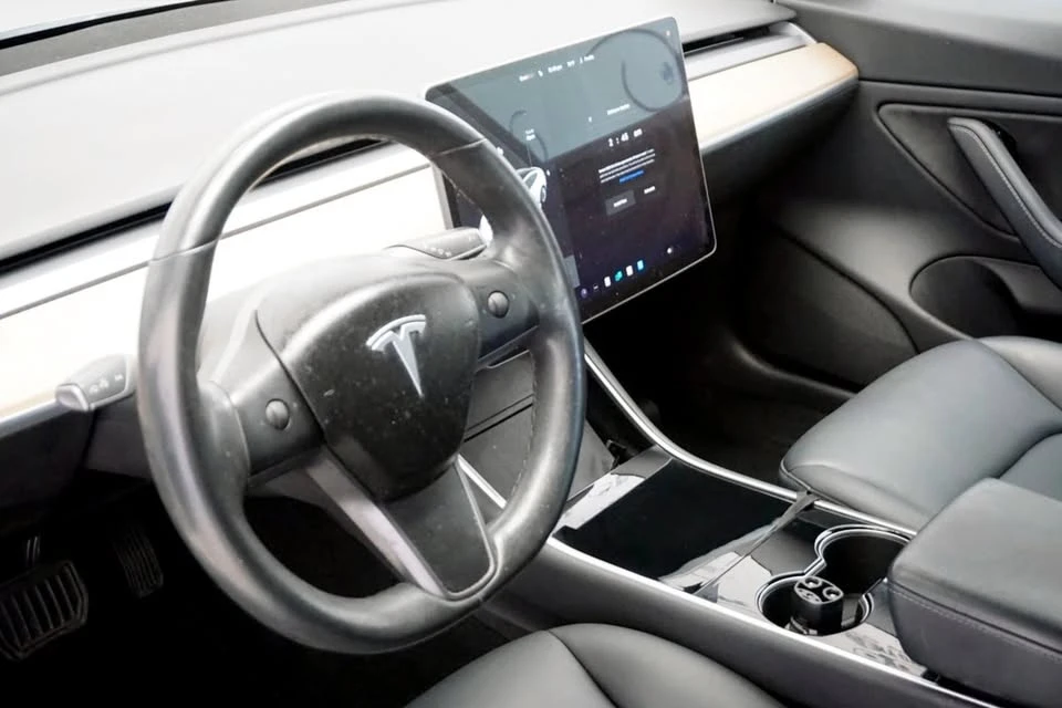 2018 Tesla Model 3 - Image 11 of 20