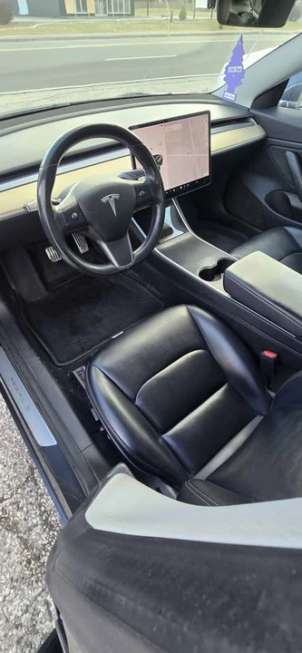 2018 Tesla Model 3 - Image 5 of 5