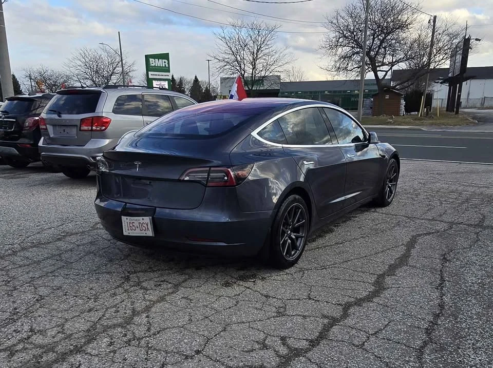 2018 Tesla Model 3 - Image 4 of 5