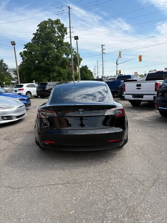 2018 Tesla Model 3 - Image 5 of 11