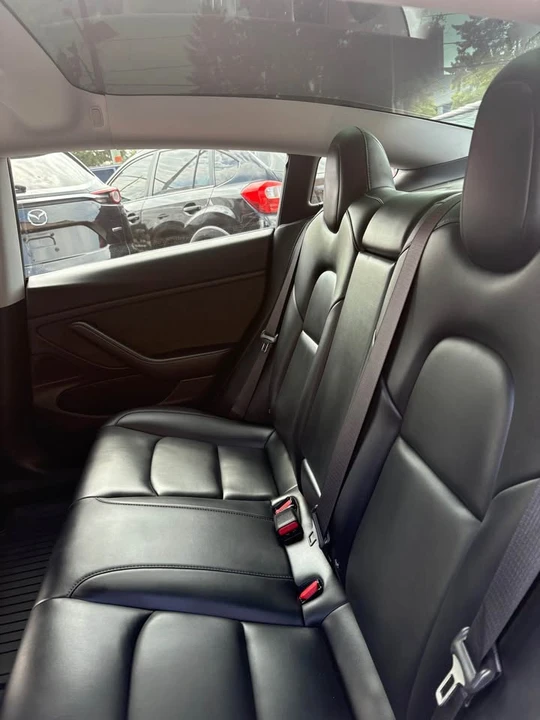 2018 Tesla Model 3 - Image 8 of 11