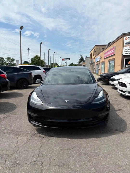 2018 Tesla Model 3 - Image 2 of 11