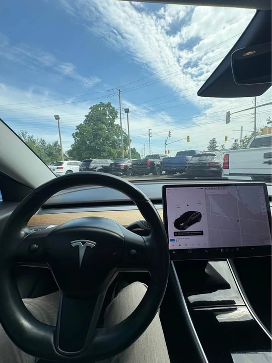 2018 Tesla Model 3 - Image 9 of 11