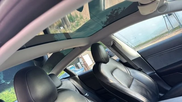 2018 Tesla Model 3 - Image 11 of 20