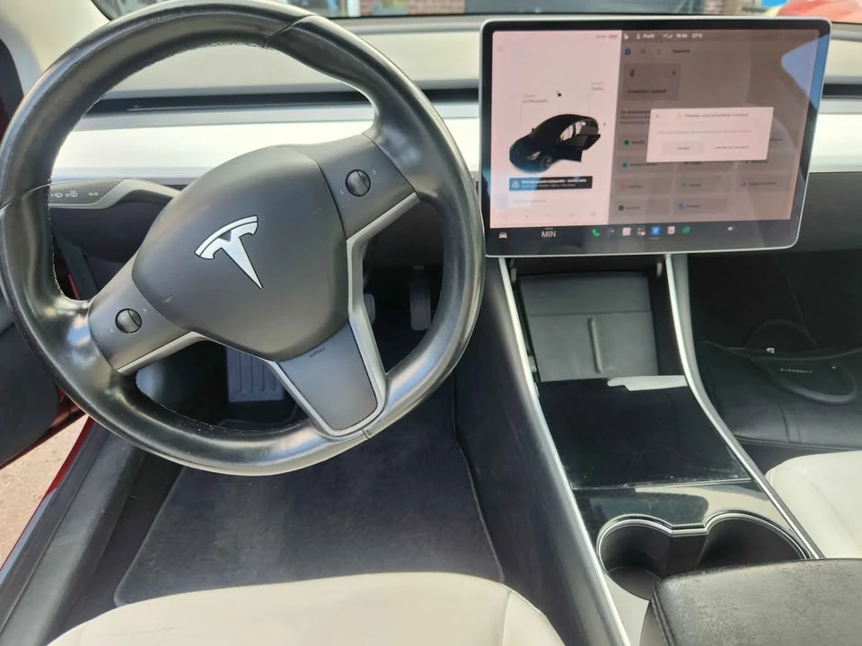 2018 Tesla Model 3 - Image 7 of 12