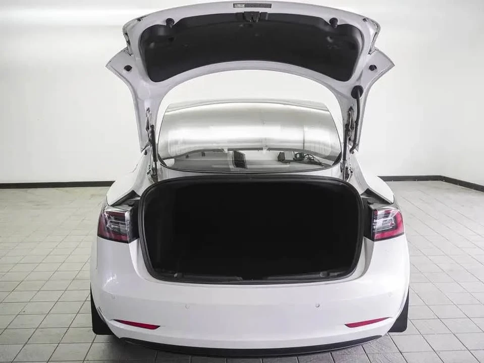 2018 Tesla Model 3 - Image 10 of 11