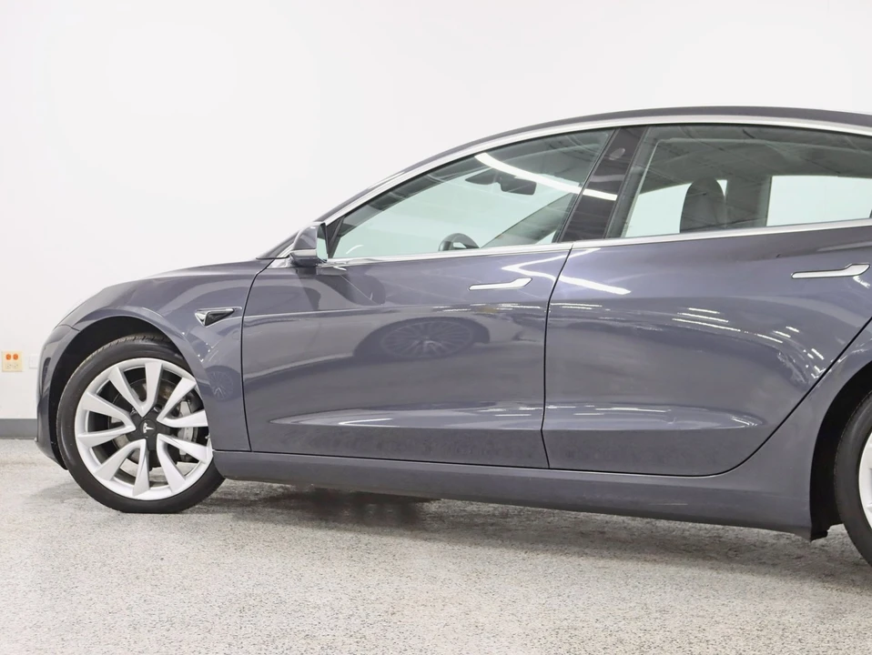 2018 Tesla Model 3 - Image 9 of 12
