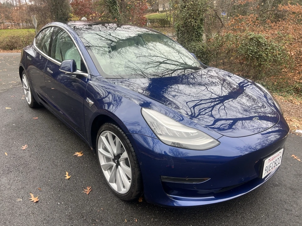 2018 Tesla Model 3 - Image 2 of 14