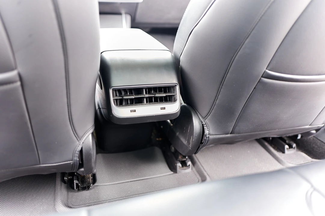 2018 Tesla Model 3 - Image 23 of 30