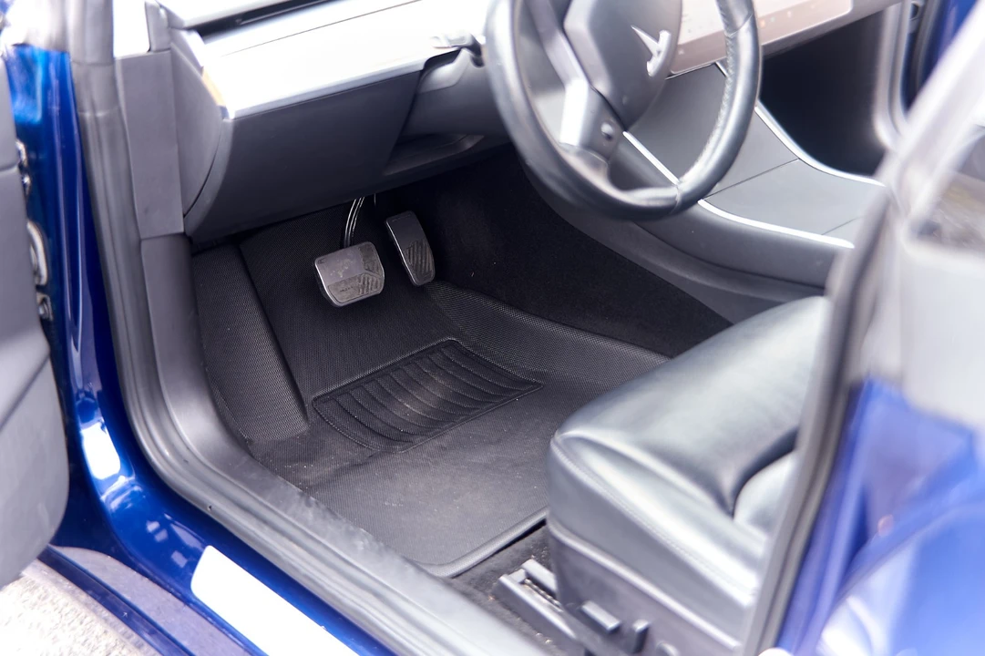 2018 Tesla Model 3 - Image 14 of 30