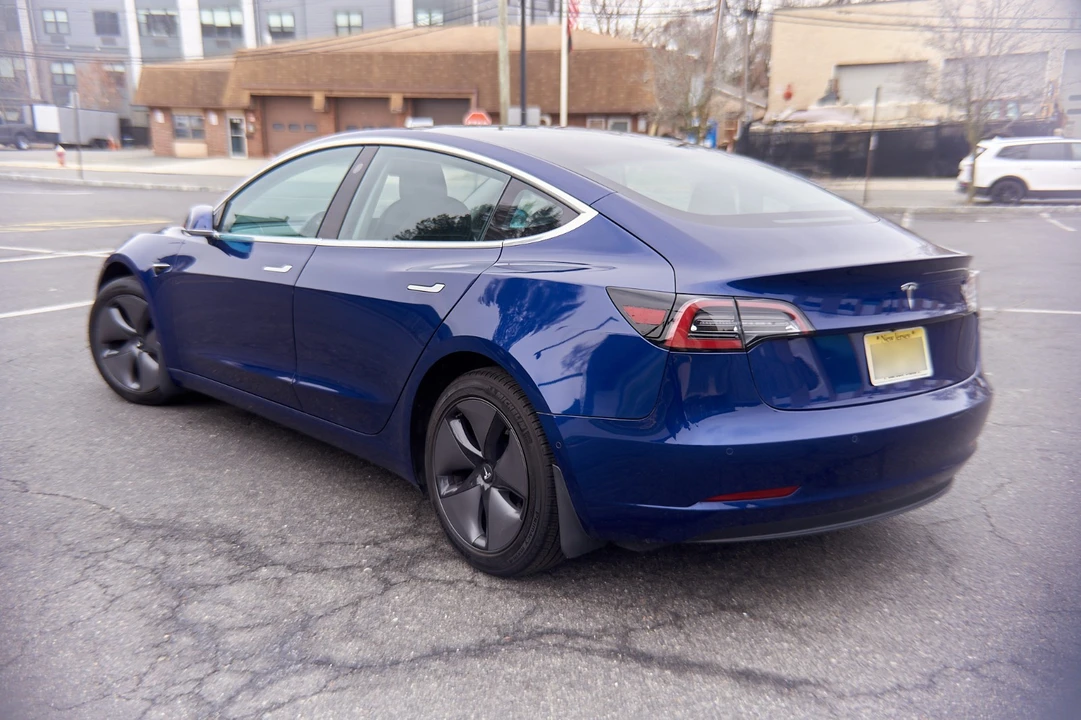 2018 Tesla Model 3 - Image 3 of 30