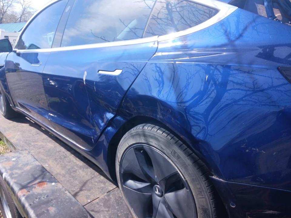 2018 Tesla Model 3 - Image 4 of 6