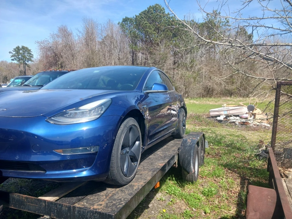 2018 Tesla Model 3 - Image 2 of 6