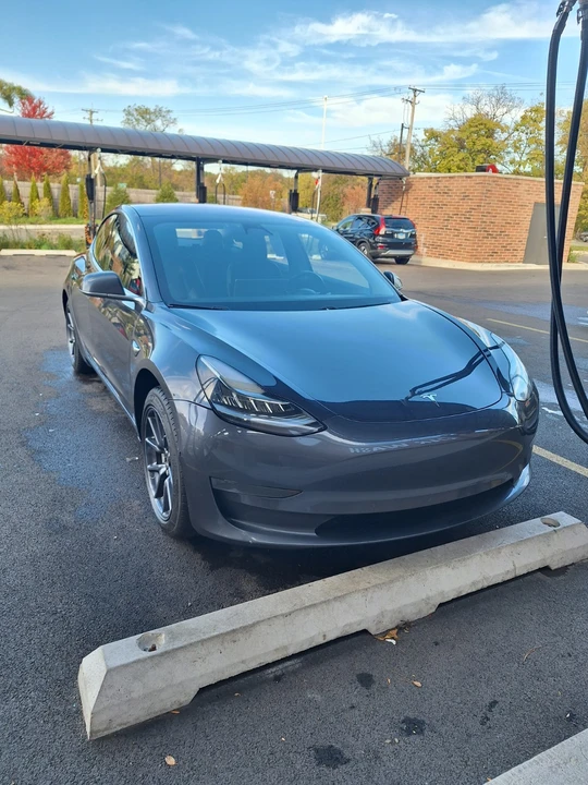 2018 Tesla Model 3 - Image 2 of 10