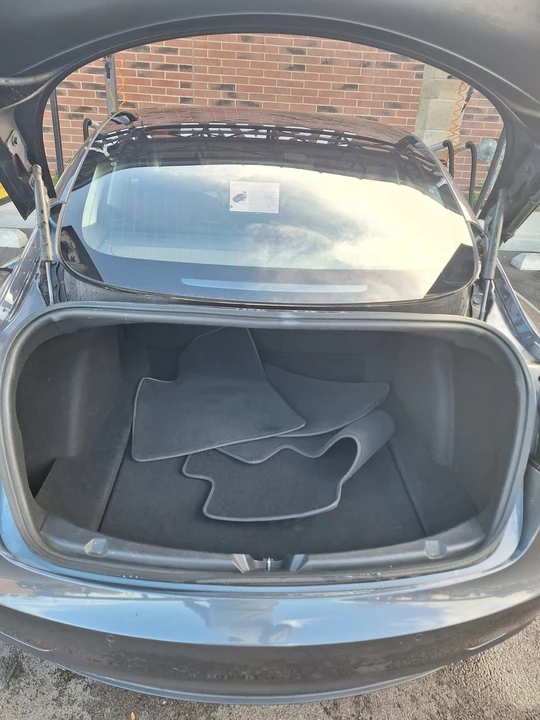 2018 Tesla Model 3 - Image 8 of 10