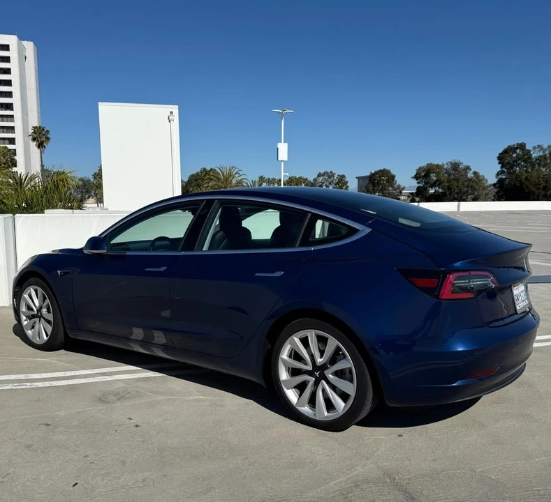 2018 Tesla Model 3 - Image 4 of 20