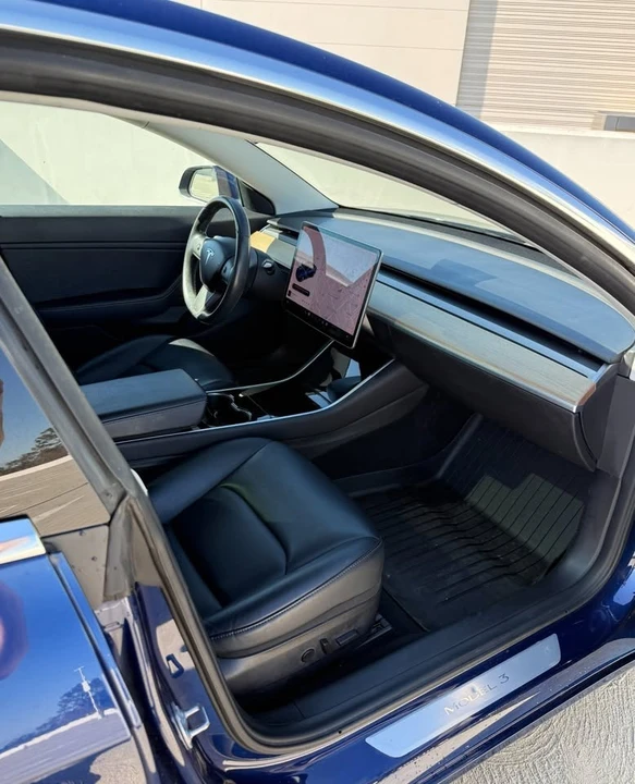 2018 Tesla Model 3 - Image 10 of 20