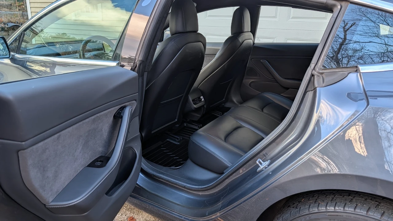 2018 Tesla Model 3 - Image 17 of 21