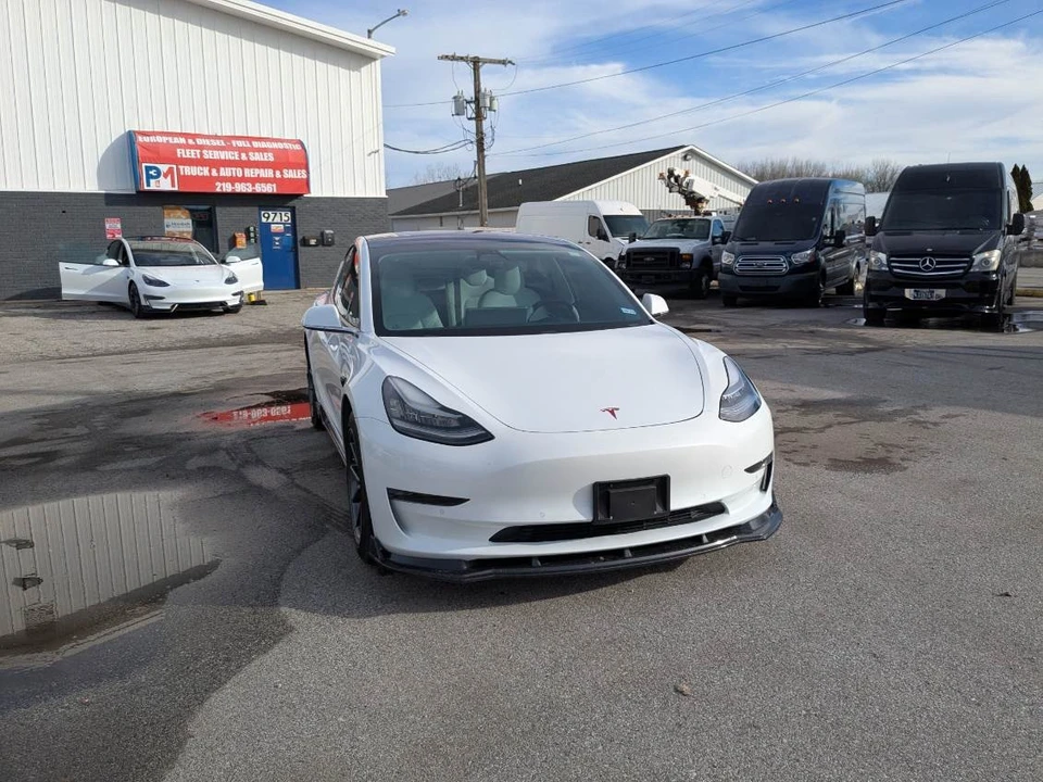 2018 Tesla Model 3 - Image 2 of 9