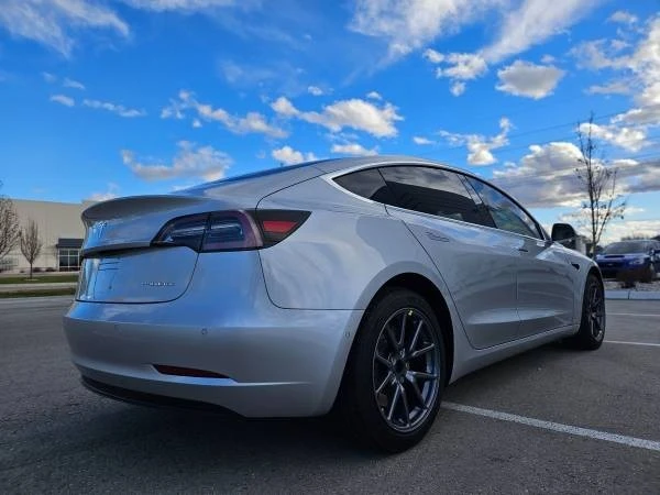 2018 Tesla Model 3 - Image 12 of 13