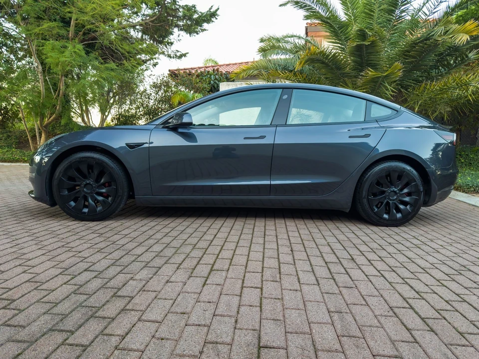2018 Tesla Model 3 - Image 4 of 17