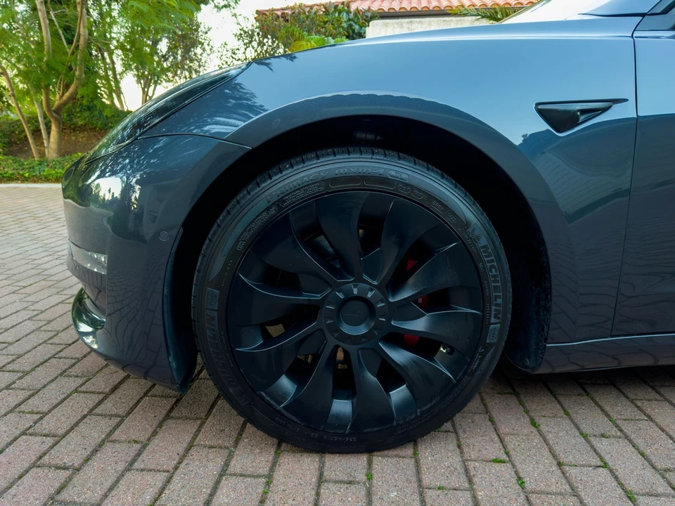 2018 Tesla Model 3 - Image 9 of 17