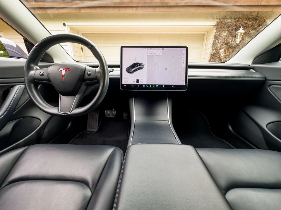 2018 Tesla Model 3 - Image 13 of 17