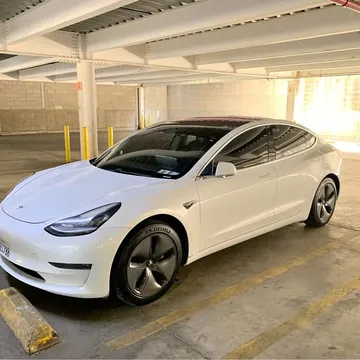 2018 Tesla Model 3 Base w/Long Range Battery