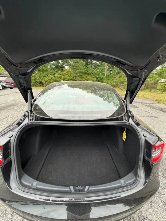 2018 Tesla Model 3 - Image 7 of 17
