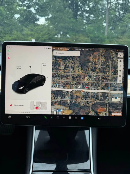 2018 Tesla Model 3 - Image 13 of 17