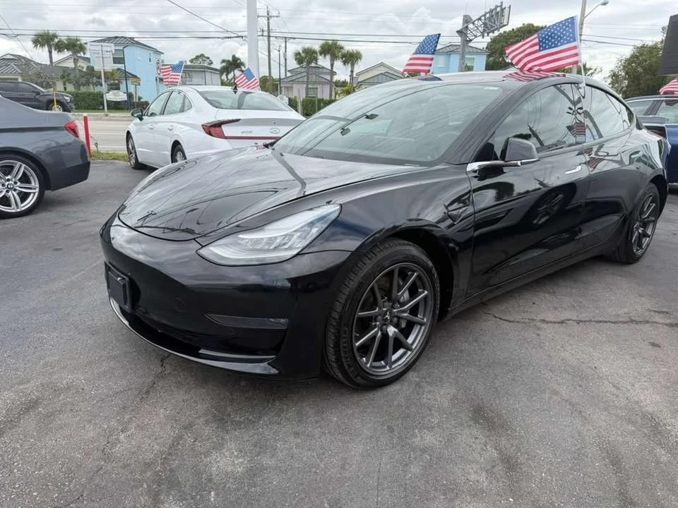 2018 Tesla Model 3 - Image 2 of 7