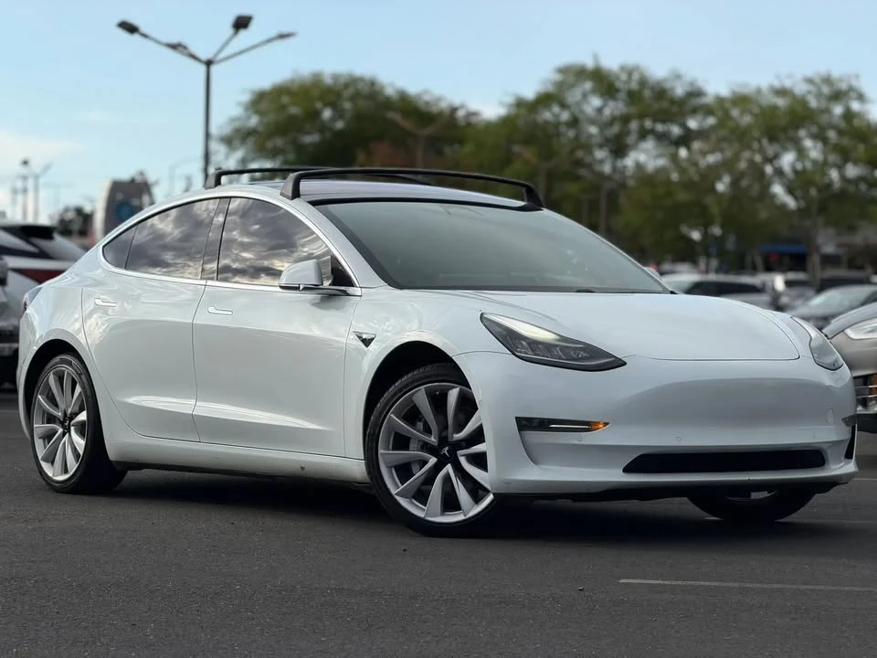 2018 Tesla Model 3 - Image 3 of 20