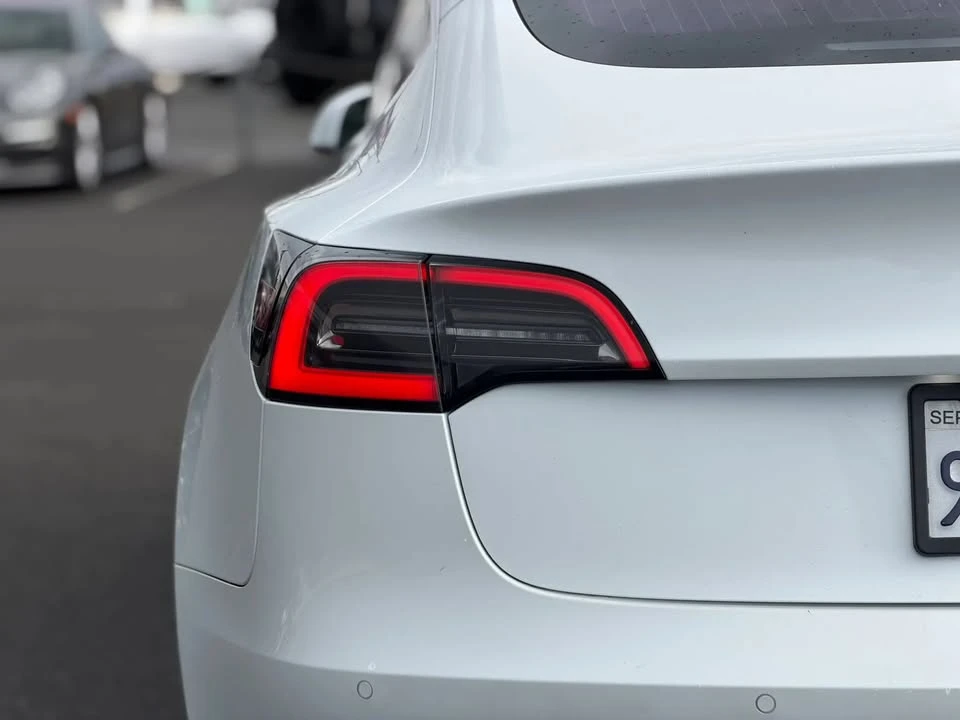 2018 Tesla Model 3 - Image 8 of 20