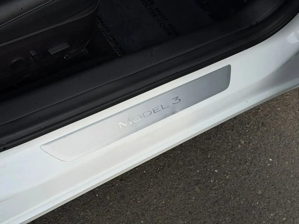 2018 Tesla Model 3 - Image 12 of 20