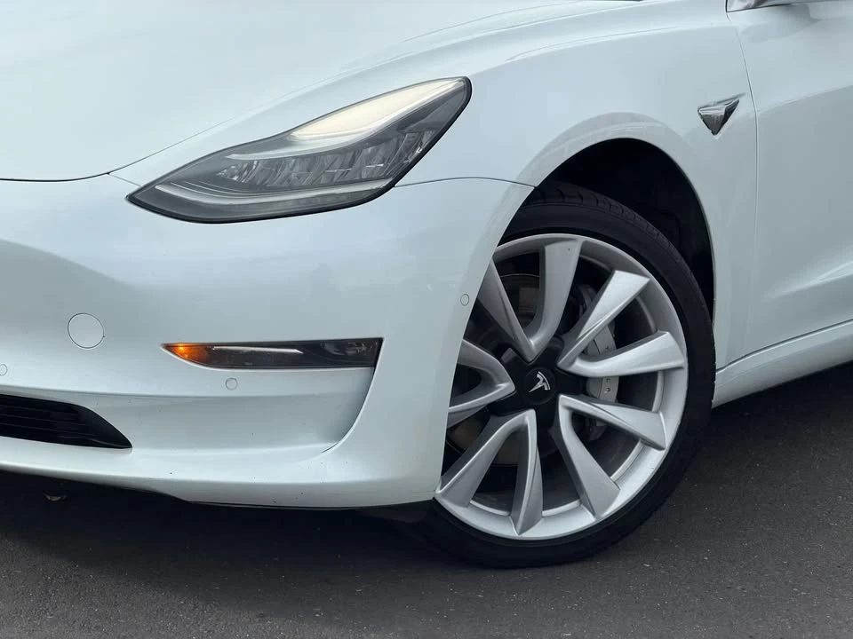 2018 Tesla Model 3 - Image 2 of 20