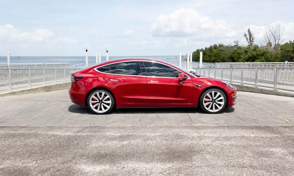 2018 Tesla Model 3 - Image 2 of 20