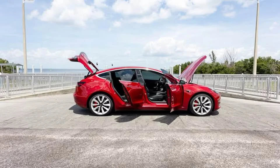 2018 Tesla Model 3 - Image 9 of 20
