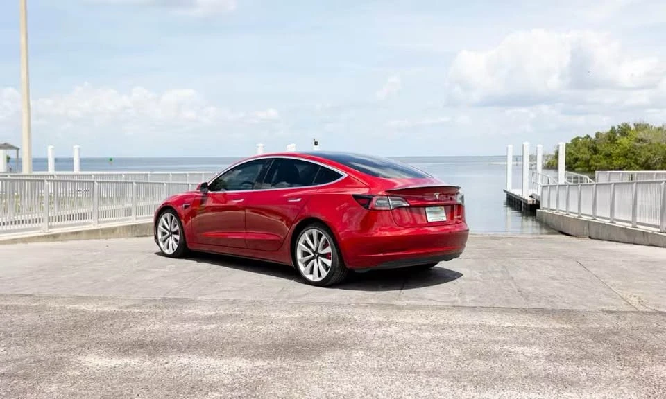 2018 Tesla Model 3 - Image 3 of 20