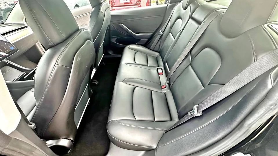 2018 Tesla Model 3 - Image 18 of 19